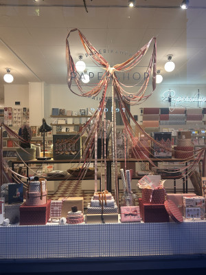 Papershop window copy