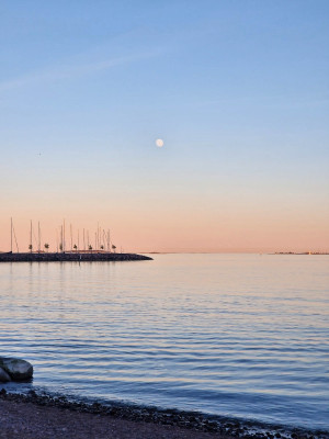 Ullanlinna Seashore Spring evening